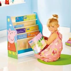 Peppa Pig Sling Bookcase has been designed to take books of all sizes and shapes, and is appropriately sized to give children easy access,