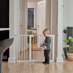 BabyDan Asta 32 cm Extension can be used for your BabyDan Asta Safety gate if you want to make it even longer to cover your extra wide door opening or hallway.