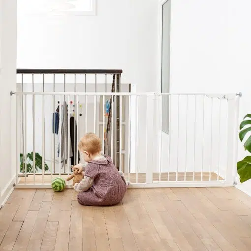 BabyDan Asta 64 cm Extension can be used for your BabyDan Asta Safety gate if you want to make it even longer to cover your extra wide door opening or hallway.