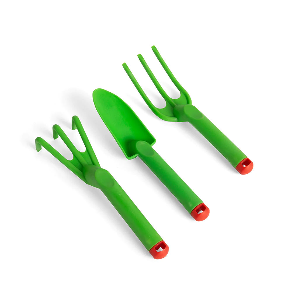 Bigjigs Gardening Hand Tools set features three Kids hand held tools that are perfectly sized for little hands to grip. Suitable from 3 Years +