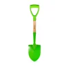This Bigjigs Toys Short Handled Spade, is ideal for aspiring gardeners, digging up sand, soil or planting flowers.