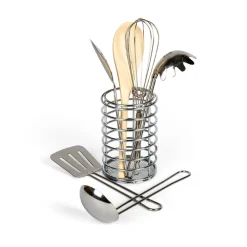 The Bigjigs Toys Utensil Pot will help to stir up some role play fun in the kitchen, with this 6 piece child-size implement set.