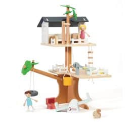 Classic World Tree House is a beautifully designed wooden tree house Dollhouse, complete with 4 occupants, 2 humans and 2 animals is full of adventure for everyone.