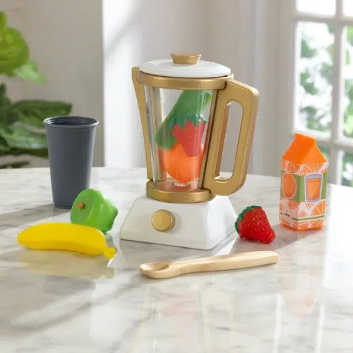 Kidkraft Modern Metallics Smoothie Set will help to teach kids how to make a nutritious smoothie with this wooden playset