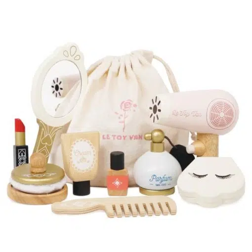 Le Toy Van Star Beauty Bag is a gender neutral cosmetics bag designed to encourage the toys to be shared between siblings & friends