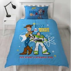 Toy Story 4 Official Toddler Duvet Set features the dynamic duo of Buzz and Woody and their friend Forky