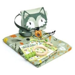 Tenderleaf Toys Forest Trail Kit is a wonderful Wild Trail kit contains a wolf bag, nature trail whistle and super waterproof groundsheet! 