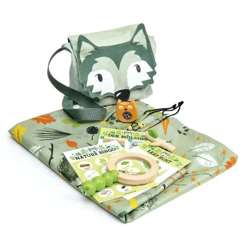 Tenderleaf Toys Forest Trail Kit is a wonderful Wild Trail kit contains a wolf bag, nature trail whistle and super waterproof groundsheet! 