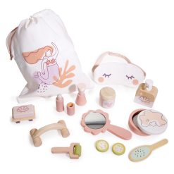 Tenderleaf Toys Spa Retreat Set, a gender-neutral role-play wooden toy which teaches children about the importance of self-care and wellness and a toy that everyone can enjoy.