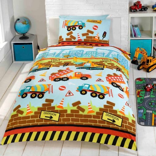 Under Construction Single Duvet Cover is a bright and vibrant construction themed single duvet cover with matching pillowcase.